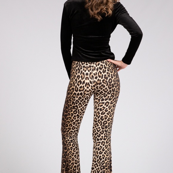 LEOPARD PRINT BELL BOTTOM PANTS - Picture 5 of 8